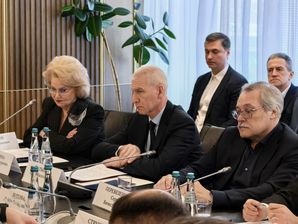 КРУГЛЫЙ СТОЛ, ПОСВЯЩЕННЫЙ ТЕМЕ РАЗВИТИЯ ОТВЕТСТВЕННОГО ОТЦОВСТВА В РОССИИ КРУГЛЫЙ СТОЛ, ПОСВЯЩЕННЫЙ ТЕМЕ РАЗВИТИЯ ОТВЕТСТВЕННОГО ОТЦОВСТВА В РОССИИ